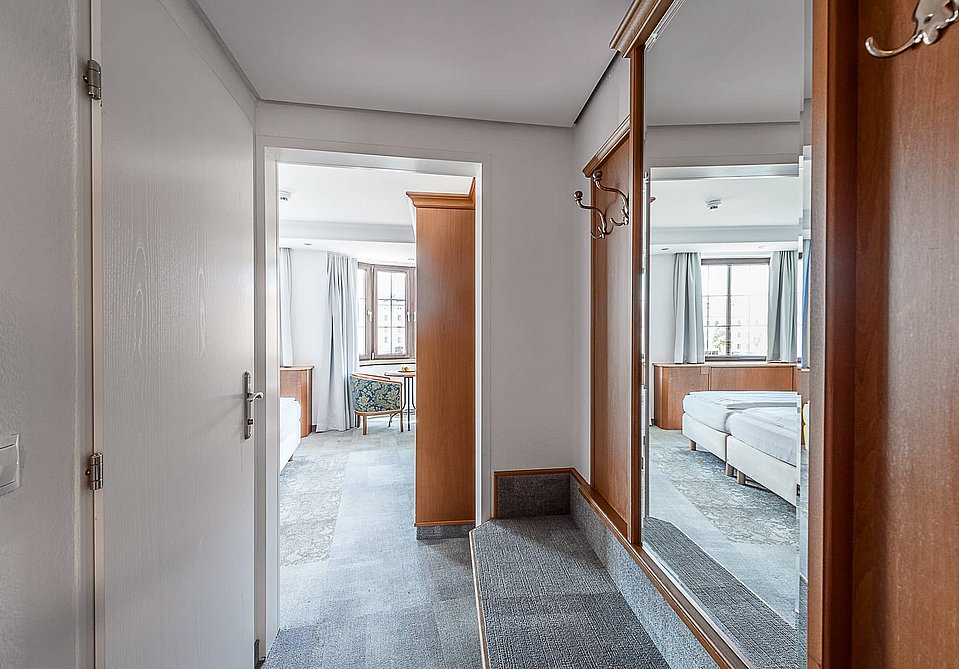 Eingangsbereich Doppelzimmer Flussblick Medium