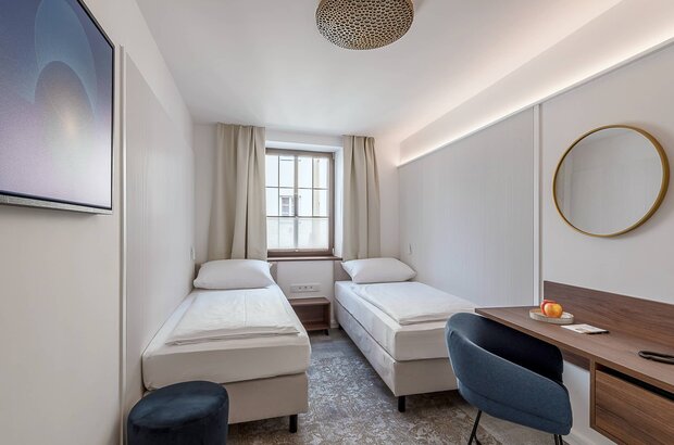 Zimmer mit zwei Einzelbetten