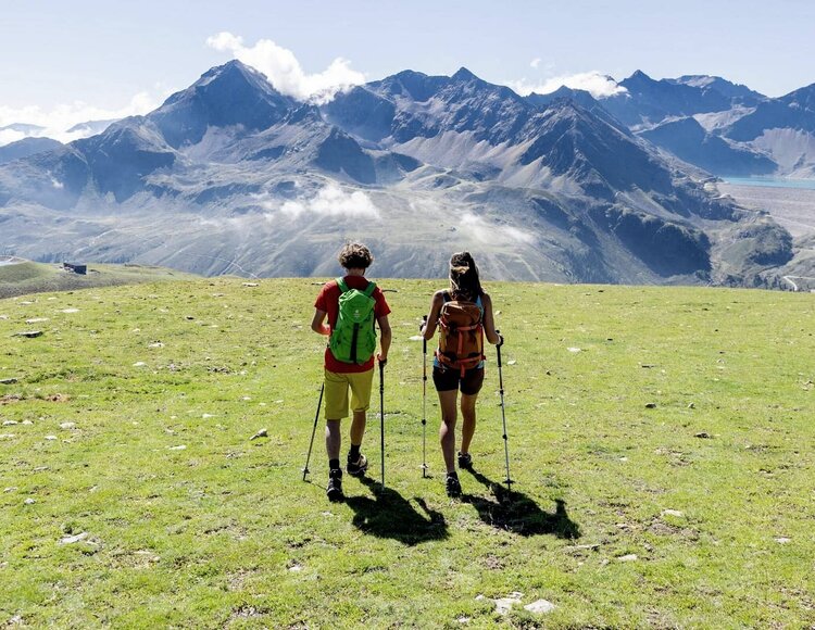 Zwei Wanderer im Kühtai